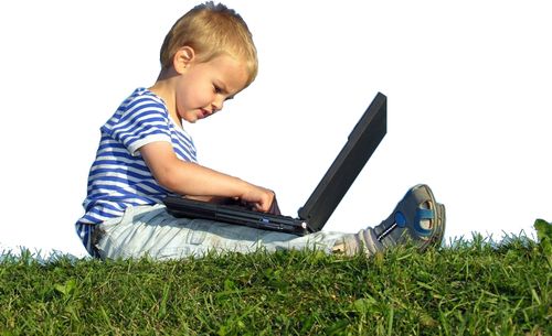 bambino e computer