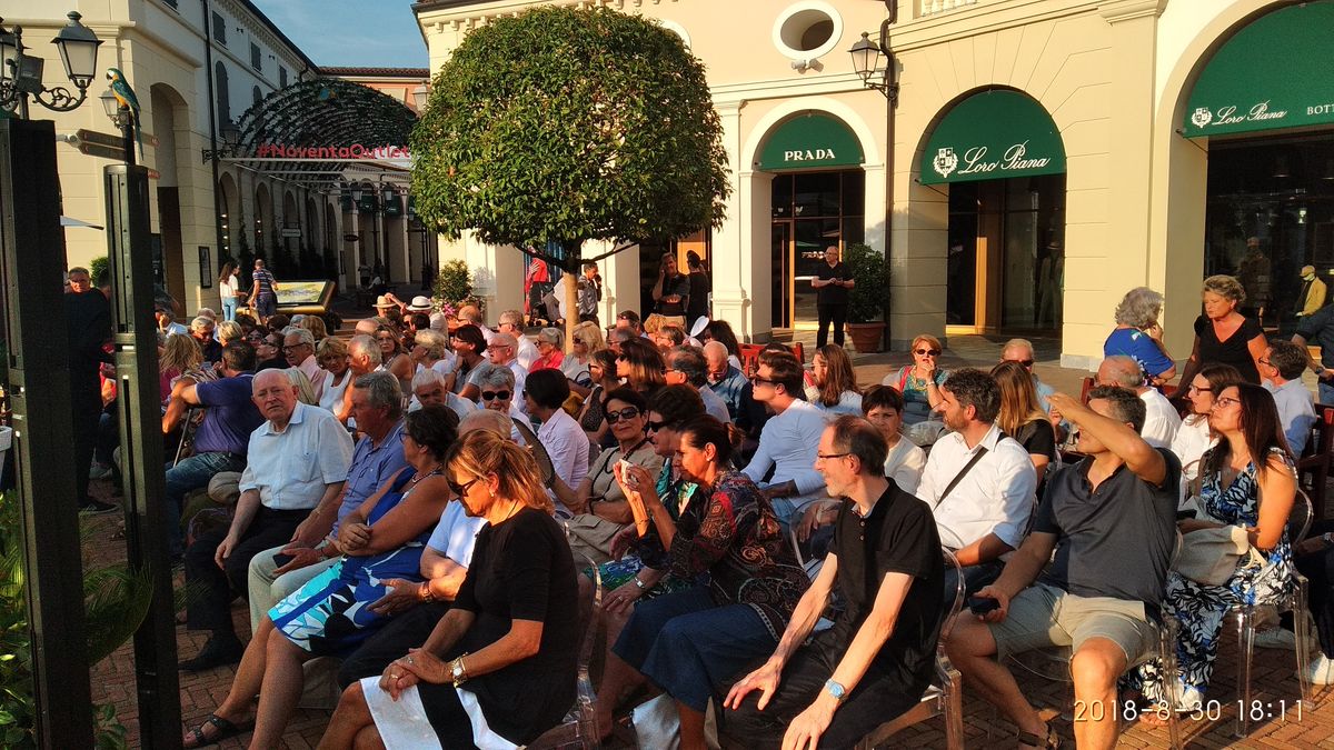 foto incontro su parise a noventa 2018