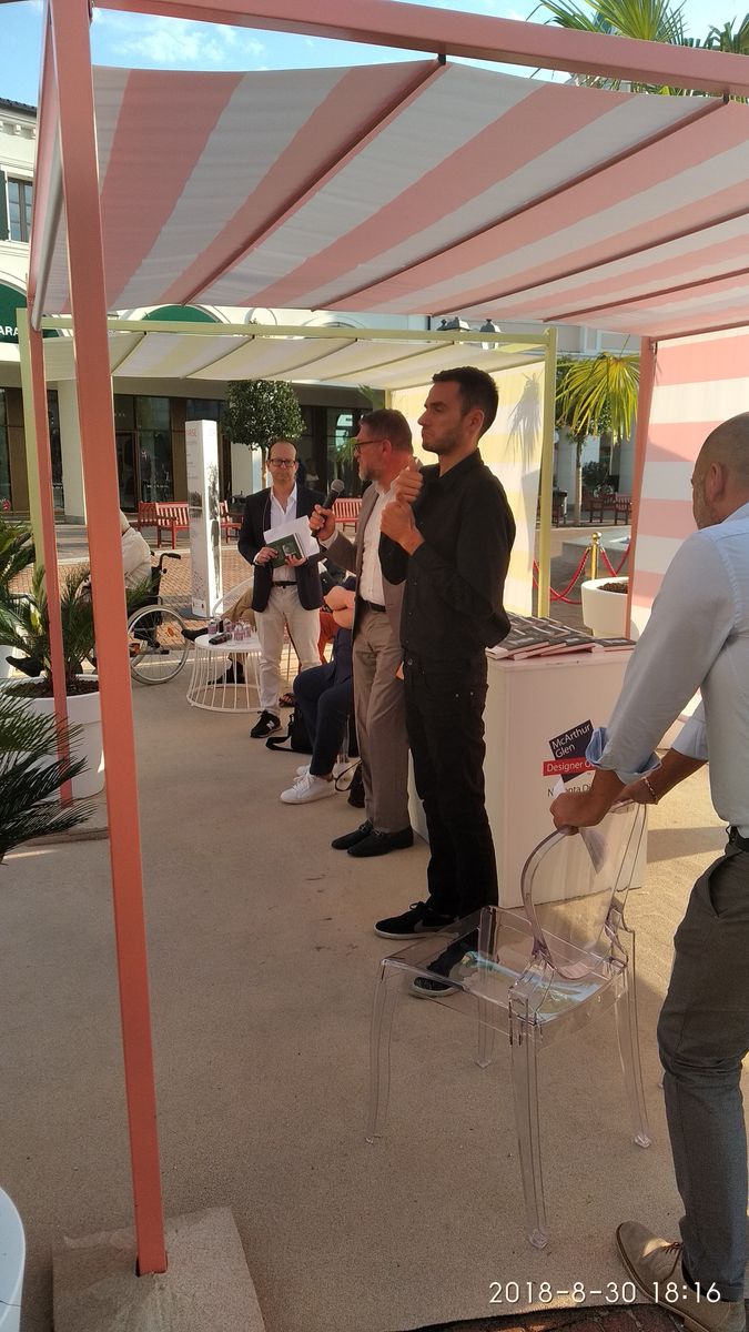 foto incontro su parise a noventa 2018