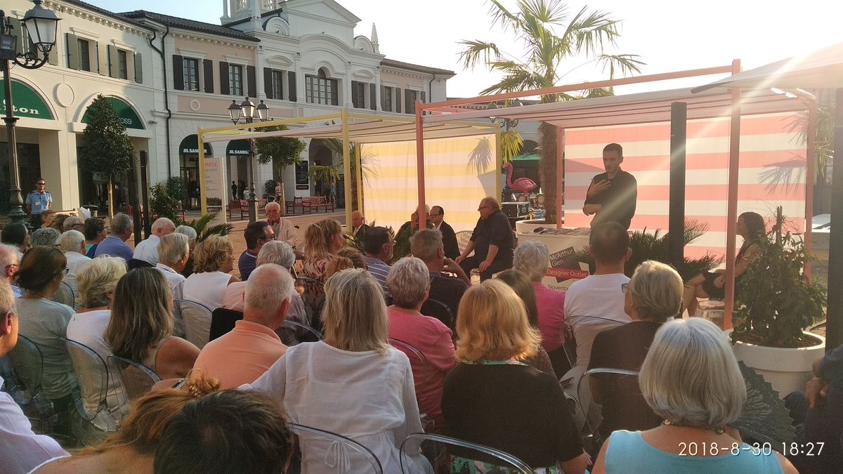 foto incontro su parise a noventa 2018