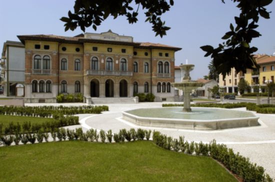 municipio piazza garibaldi e municipio