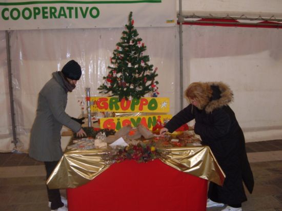al lavoro al mercatino